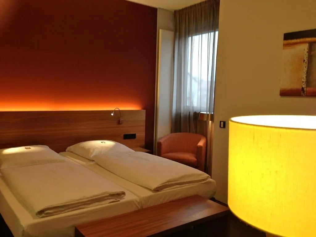 Hotel Koenigstein München 3*,